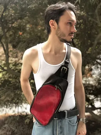 FrancescaMedMessengerSling7